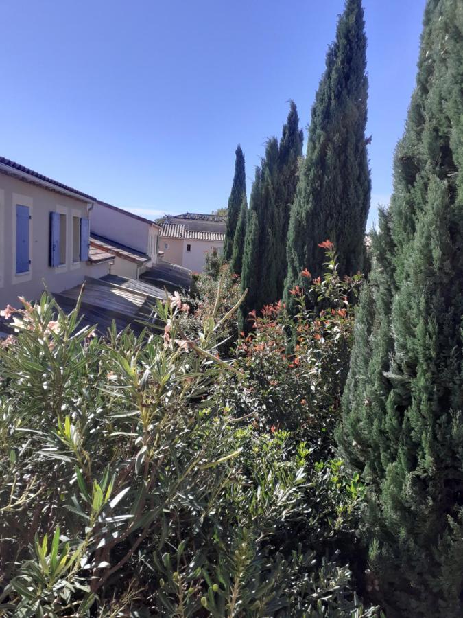 Sous Le Soleil Des Alpilles Apartment Mouries Luaran gambar